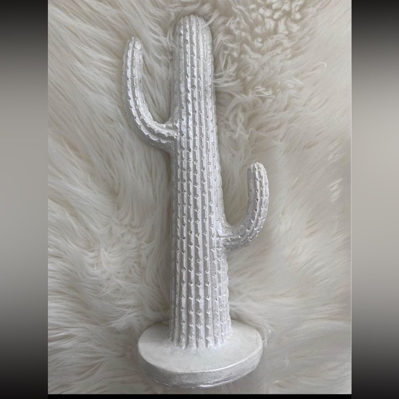 Decorative Statue Sculpture Western Cactus Ceramic White 11 inches Home Decor - Picture 8 of 9